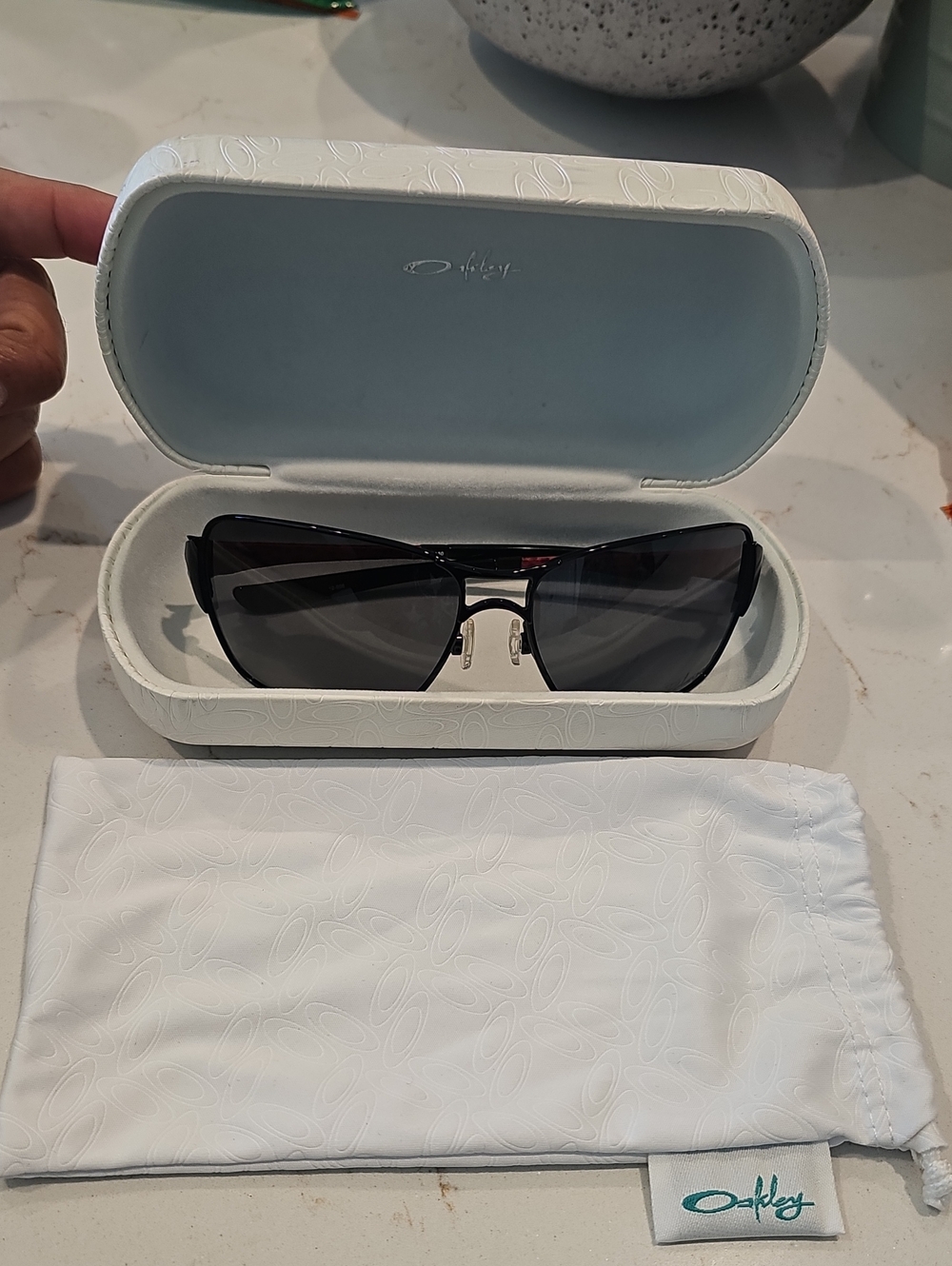 Oakley Black Sunglasses with White Case and Pouch
